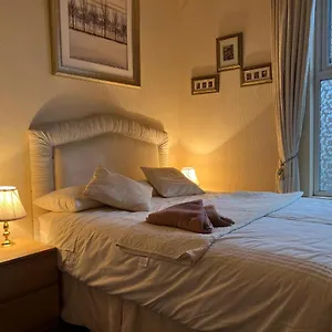 cosy-town-house.belfasthotelsireland.com/